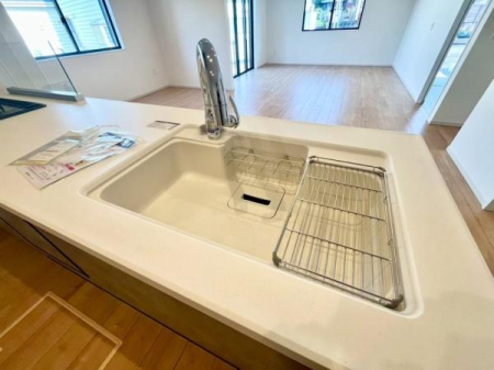 �_�ސ쌧���l�s�`�k��ݍ����̐V�z��ˌ��ẴL�b�`��