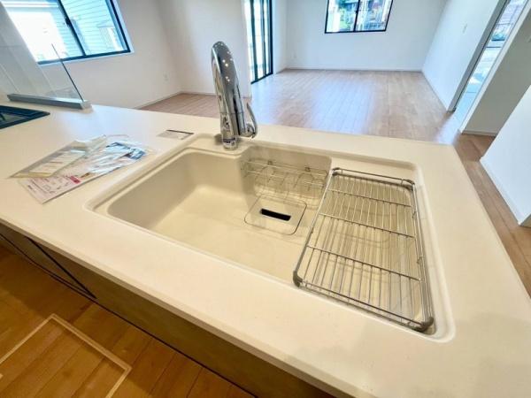 �_�ސ쌧���l�s�`�k��ݍ����̐V�z��ˌ��ẴL�b�`��