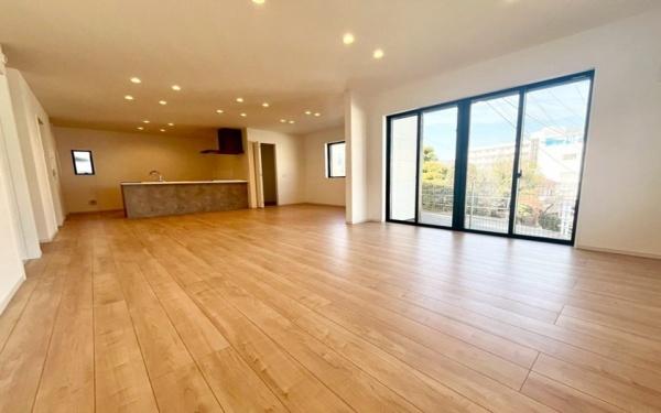 �_�ސ쌧���l�s�`�k��ݍ����̐V�z��ˌ��Ẵ��r���O