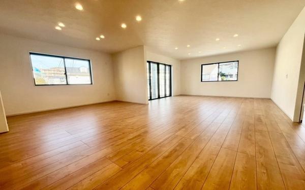 �_�ސ쌧���l�s�`�k��ݍ����̐V�z��ˌ��Ẵ��r���O