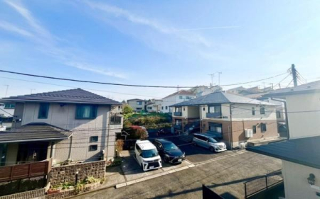 �_�ސ쌧���l�s�`�k��ݍ����̐V�z��ˌ��Ă̏Z�˂���̒��]�ʐ^