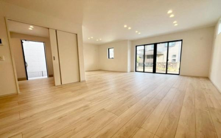 �_�ސ쌧���l�s�`�k��ݍ����̐V�z��ˌ��Ẵ��r���O