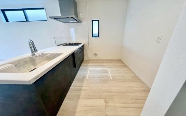 �_�ސ쌧���l�s�`�k��ݍ����̐V�z��ˌ��ẴL�b�`��