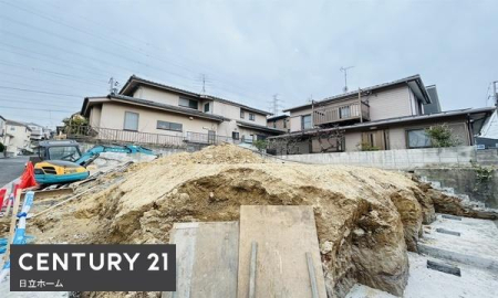 �_�ސ쌧���l�s��q�搙�c6���ڂ̐V�z��ˌ��Ă̑O�ʓ��H�܂ތ��n�ʐ^