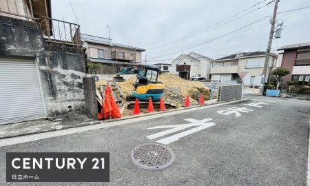 �_�ސ쌧���l�s��q�搙�c6���ڂ̐V�z��ˌ��Ă̑O�ʓ��H�܂ތ��n�ʐ^