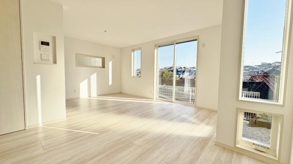 �_�ސ쌧���l�s�`�k��x�m��2���ڂ̐V�z��ˌ��Ẵ��r���O