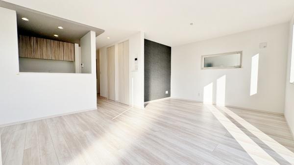 �_�ސ쌧���l�s�`�k��x�m��2���ڂ̐V�z��ˌ��Ẵ��r���O