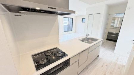 �_�ސ쌧���l�s�`������4���ڂ̐V�z��ˌ��ẴL�b�`��