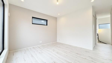 �_�ސ쌧���l�s�`������4���ڂ̐V�z��ˌ��Ẵ��r���O