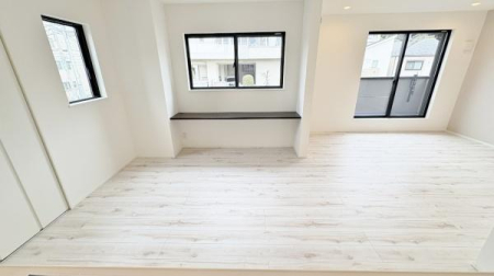 �_�ސ쌧���l�s�`������4���ڂ̐V�z��ˌ��Ẵ��r���O