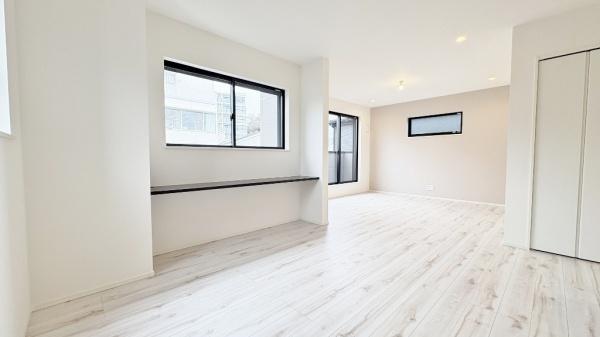 �_�ސ쌧���l�s�`������4���ڂ̐V�z��ˌ��Ẵ��r���O