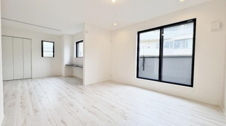 �_�ސ쌧���l�s�`������4���ڂ̐V�z��ˌ��Ẵ��r���O