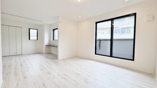 �_�ސ쌧���l�s�`������4���ڂ̐V�z��ˌ��Ẵ��r���O