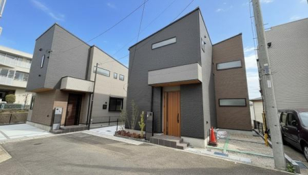 �_�ސ쌧���l�s�`������4���ڂ̐V�z��ˌ��Ă̑O�ʓ��H�܂ތ��n�ʐ^