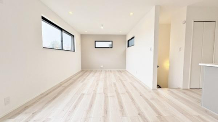 �_�ސ쌧���l�s�`������4���ڂ̐V�z��ˌ��Ẵ��r���O