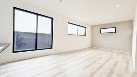 �_�ސ쌧���l�s�`������4���ڂ̐V�z��ˌ��Ẵ��r���O