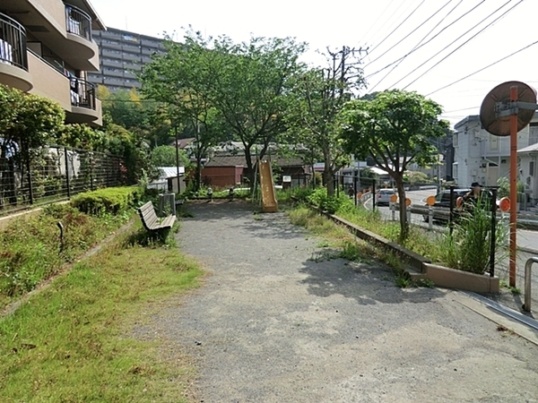 �_�ސ쌧���q�s���̓y�n�̎��ӊ�