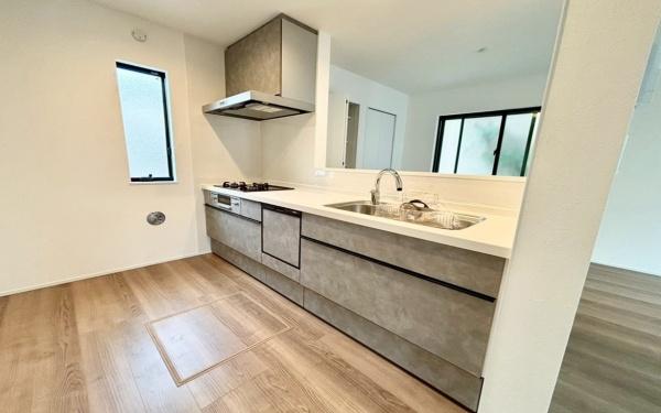 �_�ސ쌧���l�s�ۓy�P�J��a�c1���ڂ̐V�z��ˌ��ẴL�b�`��