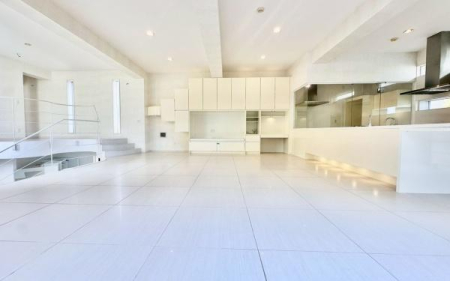 �_�ސ쌧���q�s�J�c5���ڂ̒��È�ˌ��Ẵ��r���O