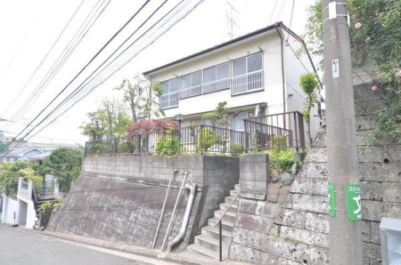 �_�ސ쌧���l�s���Z�c��2���ڂ̓y�n�̑O�ʓ��H�܂ތ��n�ʐ^