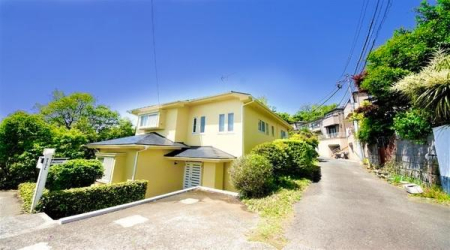 �_�ސ쌧���l�s���Z�c��1���ڂ̒��È�ˌ��Ă̑O�ʓ��H�܂ތ��n�ʐ^