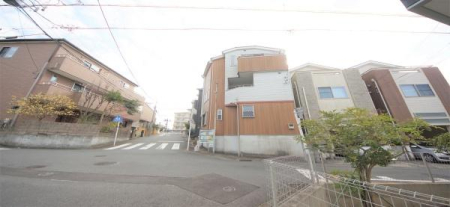 �_�ސ쌧���l�s����񖓐�2���ڂ̒��È�ˌ��Ă̑O�ʓ��H�܂ތ��n�ʐ^