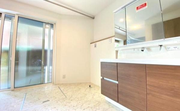 �_�ސ쌧���l�s��q�扪��3���ڂ̒��È�ˌ��Ă̐��ʑ�E���ʏ�