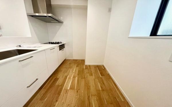 �_�ސ쌧���l�s�_�ސ�敽�쒬�̒��Ã}���V�����̃L�b�`��