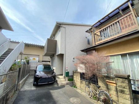 �_�ސ쌧���s���Ë擌���1���ڂ̒��È�ˌ��Ă̑O�ʓ��H�܂ތ��n�ʐ^