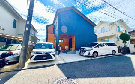 �_�ސ쌧���l�s���撆����2���ڂ̒��È�ˌ��Ă̑O�ʓ��H�܂ތ��n�ʐ^