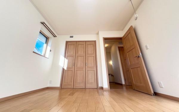 �_�ސ쌧���l�s��扺�a��1���ڂ̒��È�ˌ��Ă̎q������