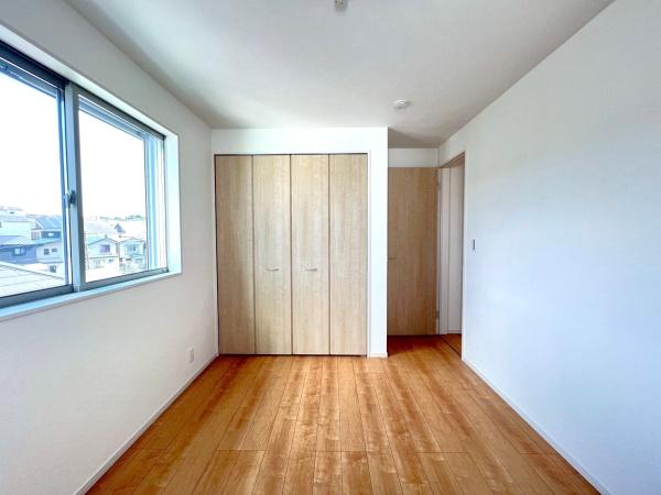 �_�ސ쌧���l�s�`��擌�i�J3���ڂ̐V�z��ˌ��Ă̎q������