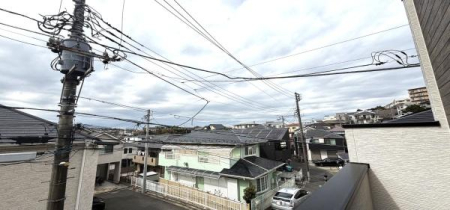 �_�ސ쌧���l�s�˒ˋ��q�c���̐V�z��ˌ��Ă̏Z�˂���̒��]�ʐ^