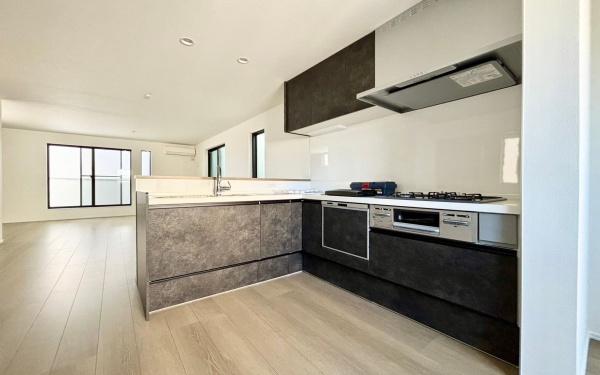 �_�ސ쌧���l�s����{�q���̒��È�ˌ��ẴL�b�`��