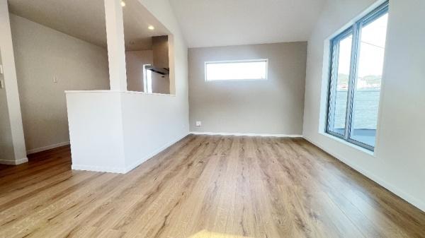 �_�ސ쌧���q�s���R5���ڂ̐V�z��ˌ��Ẵ��r���O