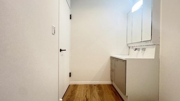 �_�ސ쌧���q�s���R5���ڂ̐V�z��ˌ��Ă̐��ʑ�E���ʏ�