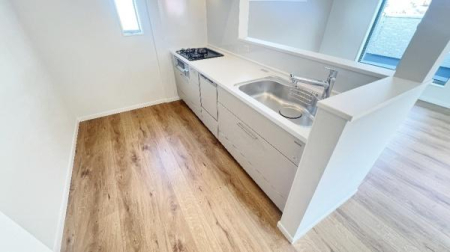 �_�ސ쌧���q�s���R5���ڂ̐V�z��ˌ��ẴL�b�`��