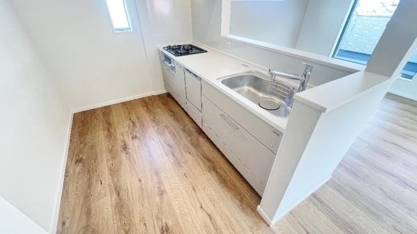 �_�ސ쌧���q�s���R5���ڂ̐V�z��ˌ��ẴL�b�`��