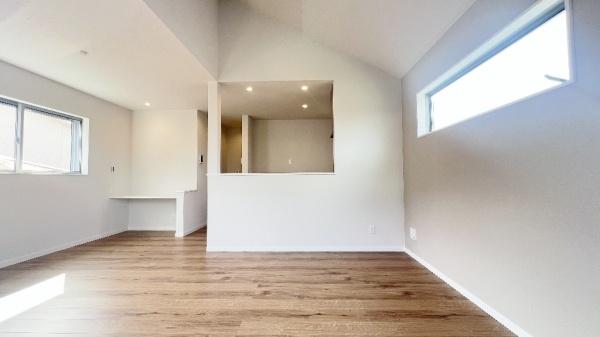 �_�ސ쌧���q�s���R5���ڂ̐V�z��ˌ��Ẵ��r���O