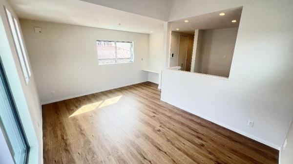 �_�ސ쌧���q�s���R5���ڂ̐V�z��ˌ��Ẵ��r���O