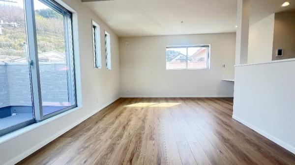 �_�ސ쌧���q�s���R5���ڂ̐V�z��ˌ��Ă̗m��