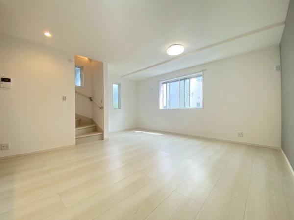 �_�ސ쌧���s���擡��4���ڂ̐V�z��ˌ��Ẵ��r���O