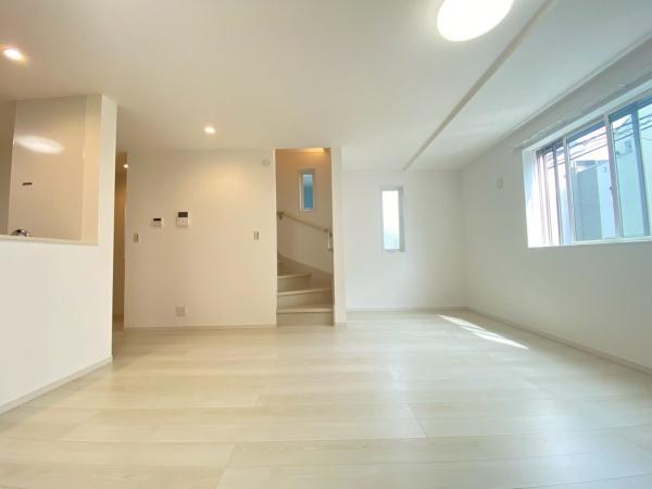 �_�ސ쌧���s���擡��4���ڂ̐V�z��ˌ��Ẵ��r���O