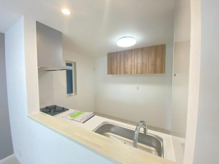 �_�ސ쌧���s���擡��4���ڂ̐V�z��ˌ��ẴL�b�`��