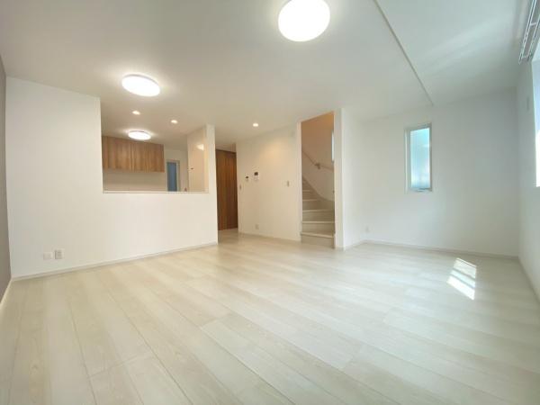 �_�ސ쌧���s���擡��4���ڂ̐V�z��ˌ��Ẵ��r���O