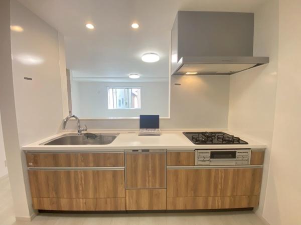 �_�ސ쌧���s���擡��4���ڂ̐V�z��ˌ��ẴL�b�`��