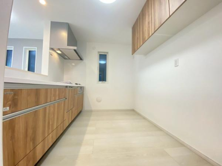 �_�ސ쌧���s���擡��4���ڂ̐V�z��ˌ��ẴL�b�`��