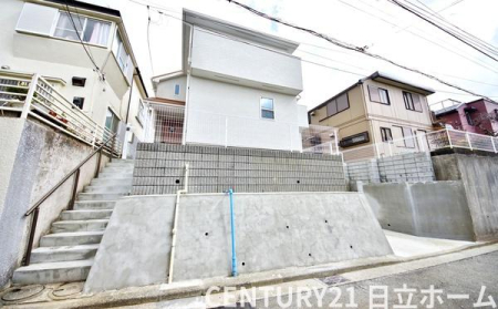 �_�ސ쌧���l�s�˒ˋ敽��3���ڂ̒��È�ˌ��Ă̑O�ʓ��H�܂ތ��n�ʐ^