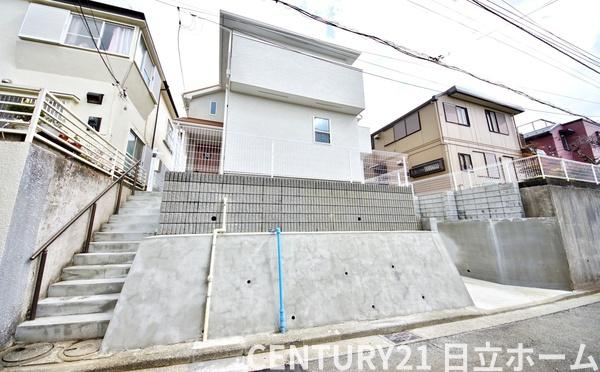 �_�ސ쌧���l�s�˒ˋ敽��3���ڂ̒��È�ˌ��Ă̑O�ʓ��H�܂ތ��n�ʐ^