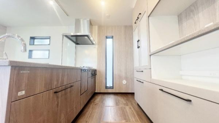 �_�ސ쌧���l�s�`�������R4���ڂ̐V�z��ˌ��ẴL�b�`��